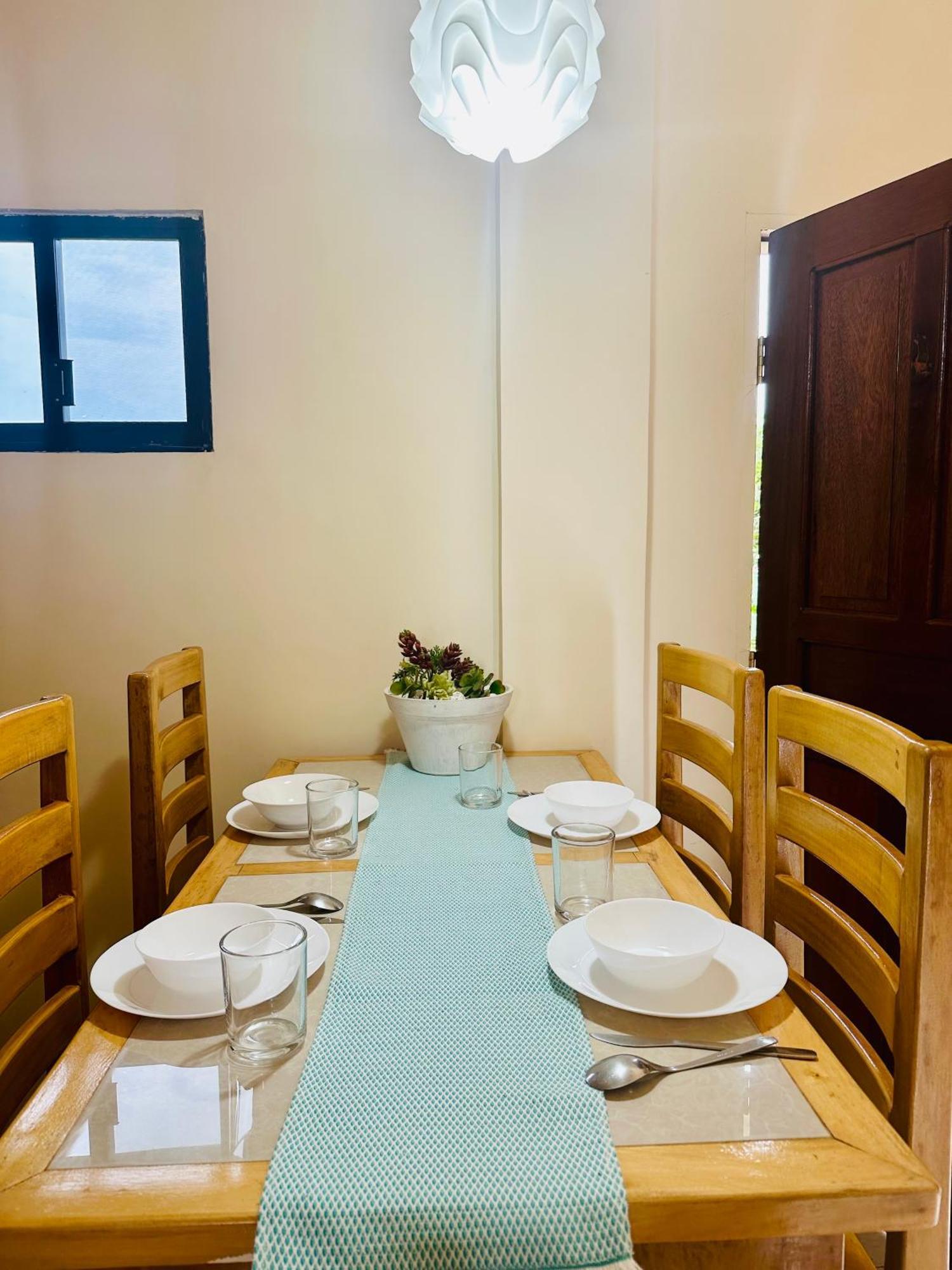 Home In Taytay Buitenkant foto
